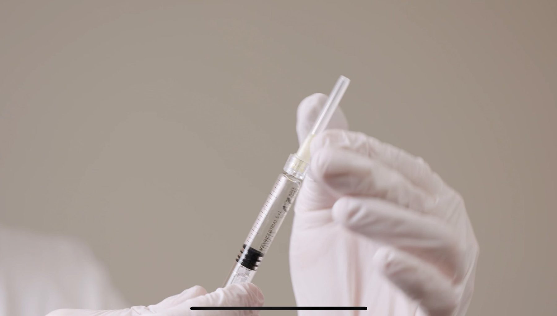 Preparing a skin booster syringe in clinic